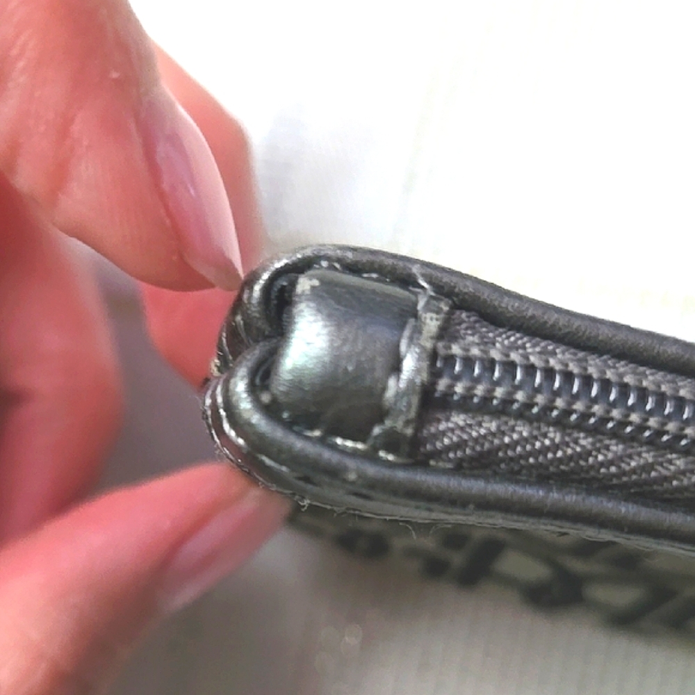 Giani Biani Black & Gray Key Pouch - Picture 4 of 16